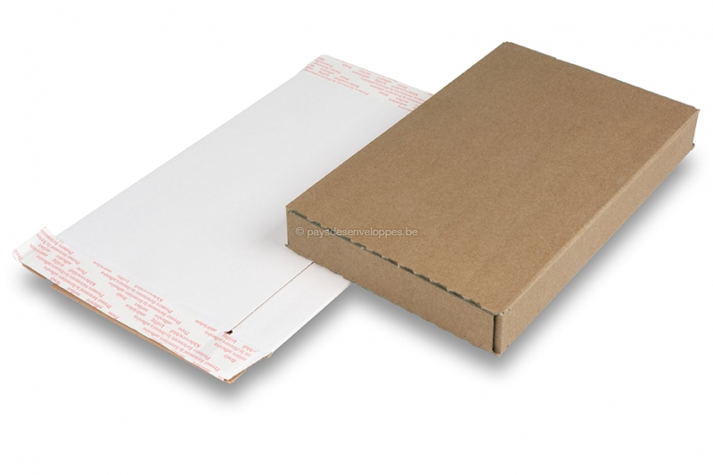 Boîte postale avec bande adhésive