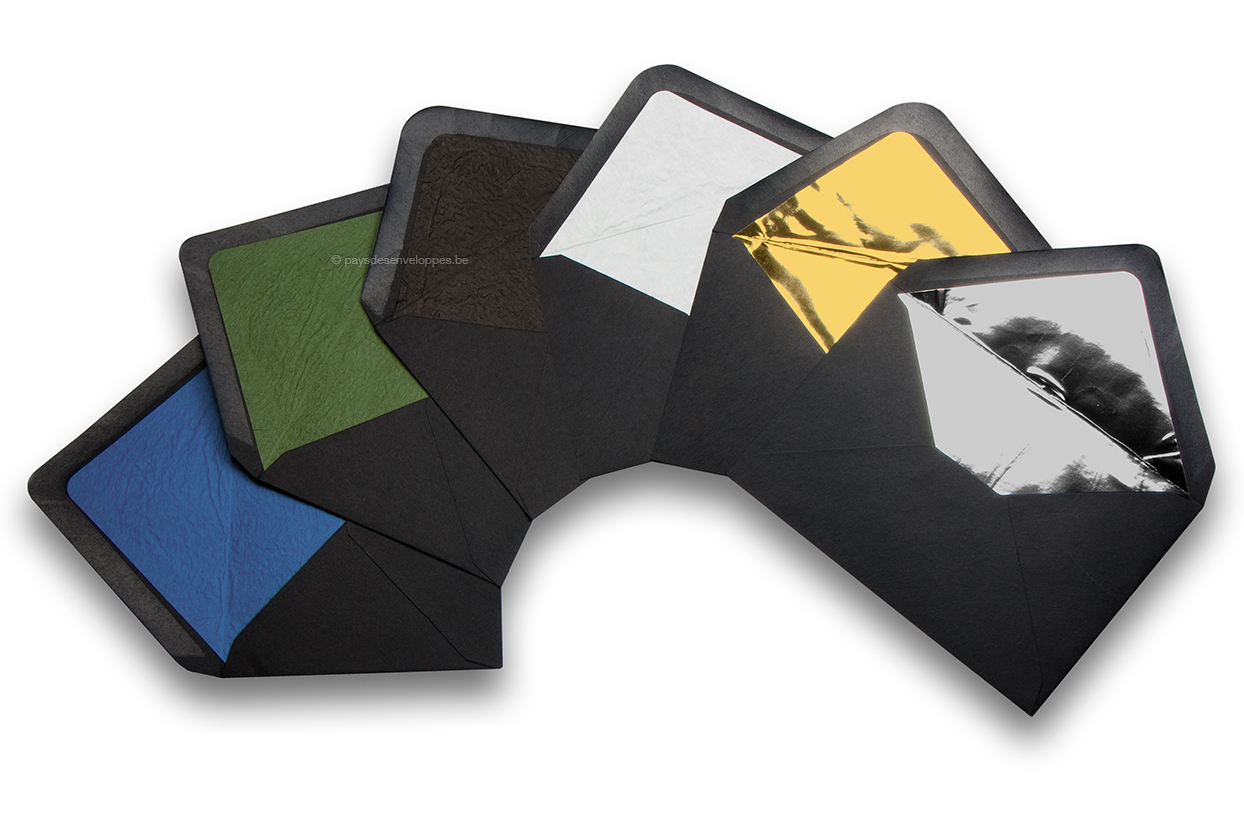 Enveloppes doublées noir